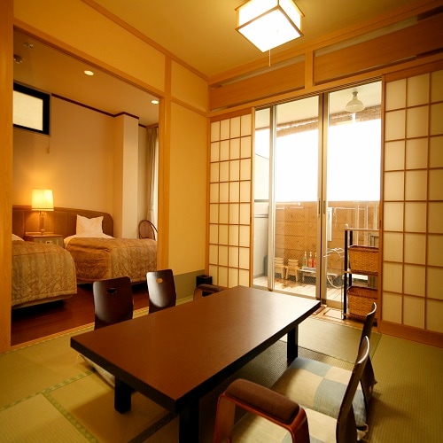 [Room] [Japanese-Western style room with open-air hot spring bath / facing the sea] 10 tatami mats + twin / up to 6 people