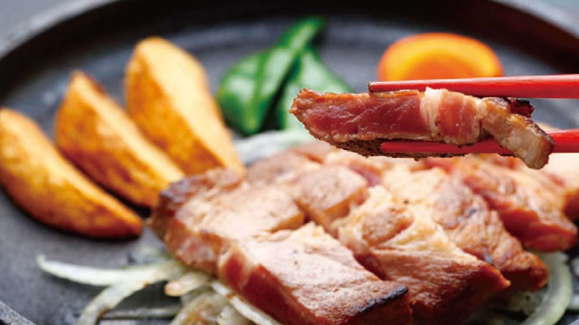 ・【일품 요리】토사 포크의 그릴. 표면은 바삭하고 안은 수분이 많은