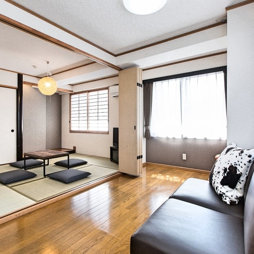 [Condominium] There are Japanese and Western rooms, which are recommended for traveling with a large number of people and for families.