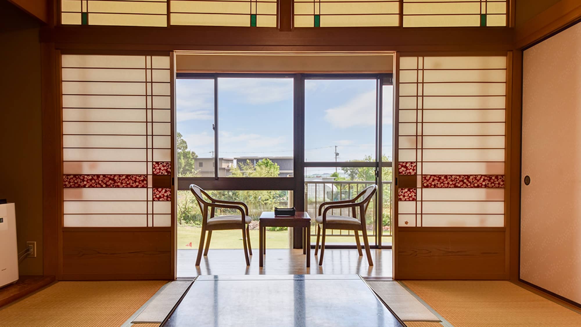 * Room (Japanese-style room 8 tatami mats)