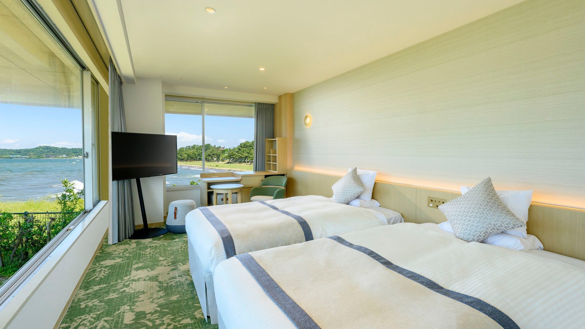 Superior Corner View Twin Room (with bath)