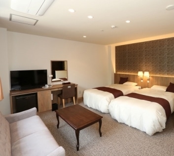 Western-style room with open-air bath
