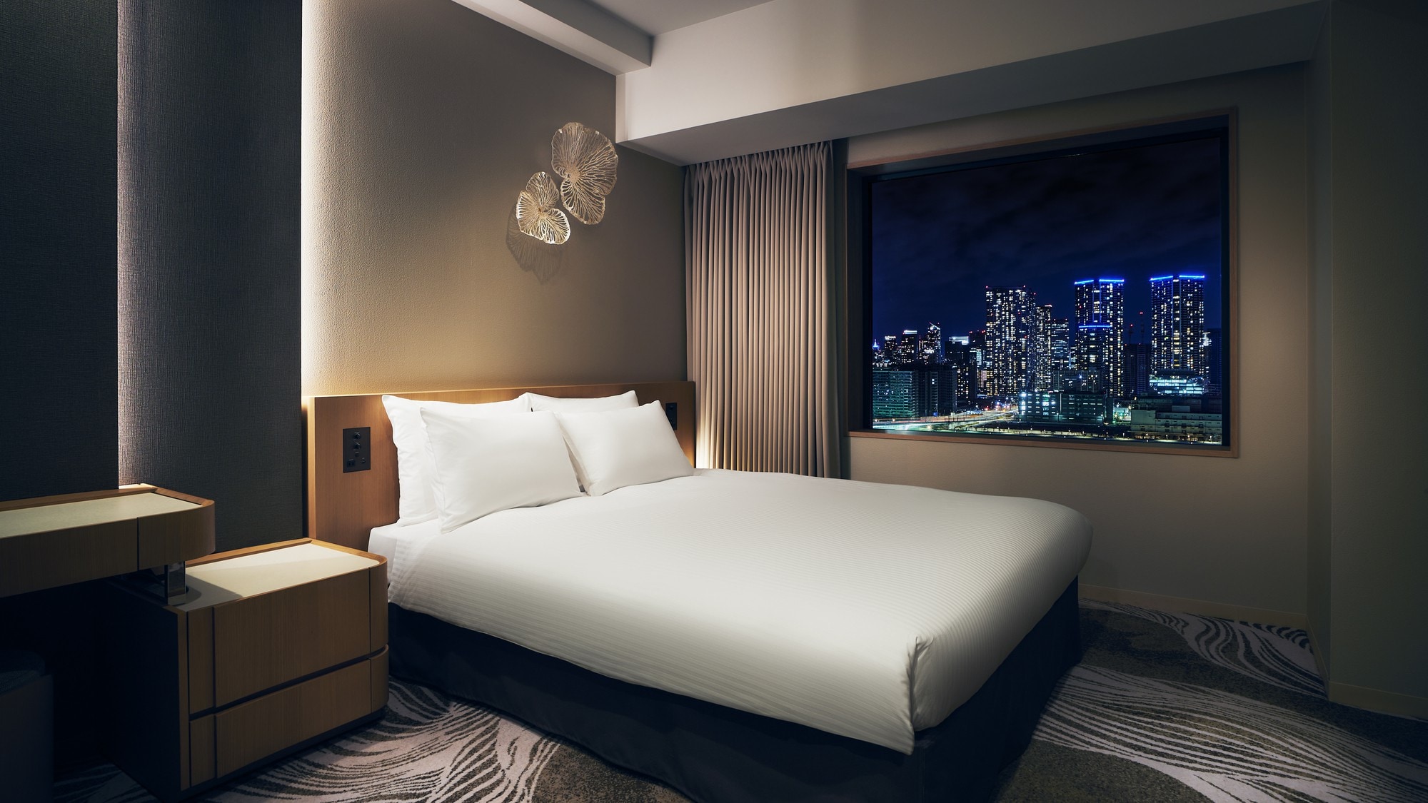 Superior Queen [Dilarang Merokok]