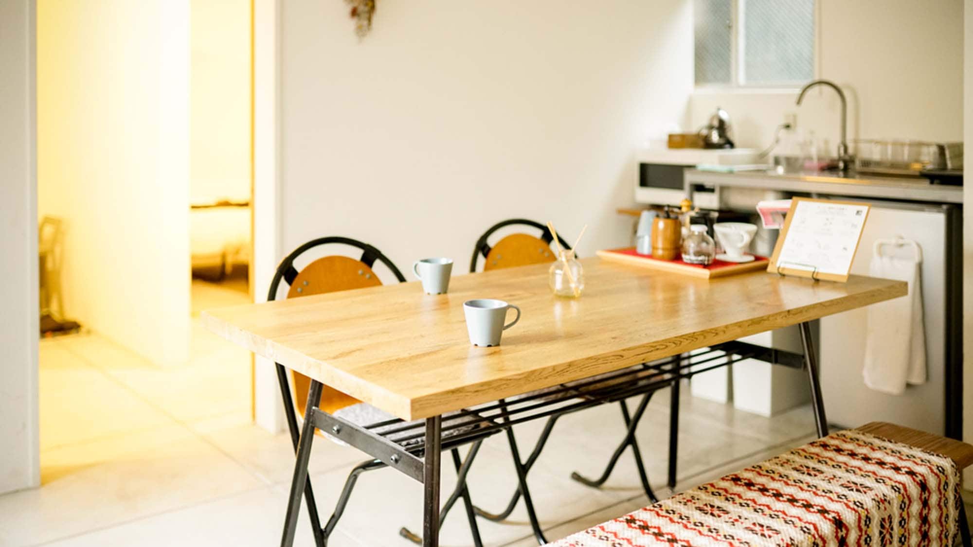 ・[Private room "studio"] Please spend an elegant time in a room where sunlight shines in.