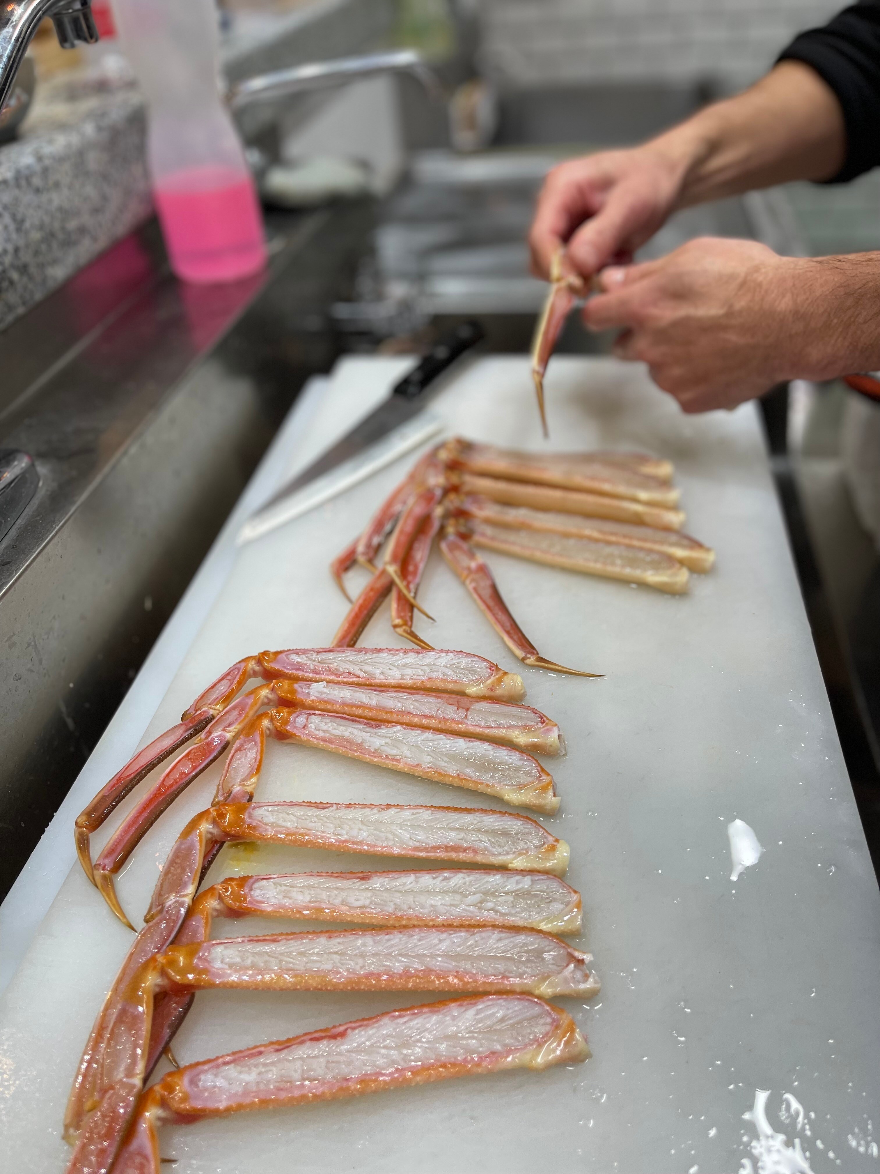 Live crab cooking scene