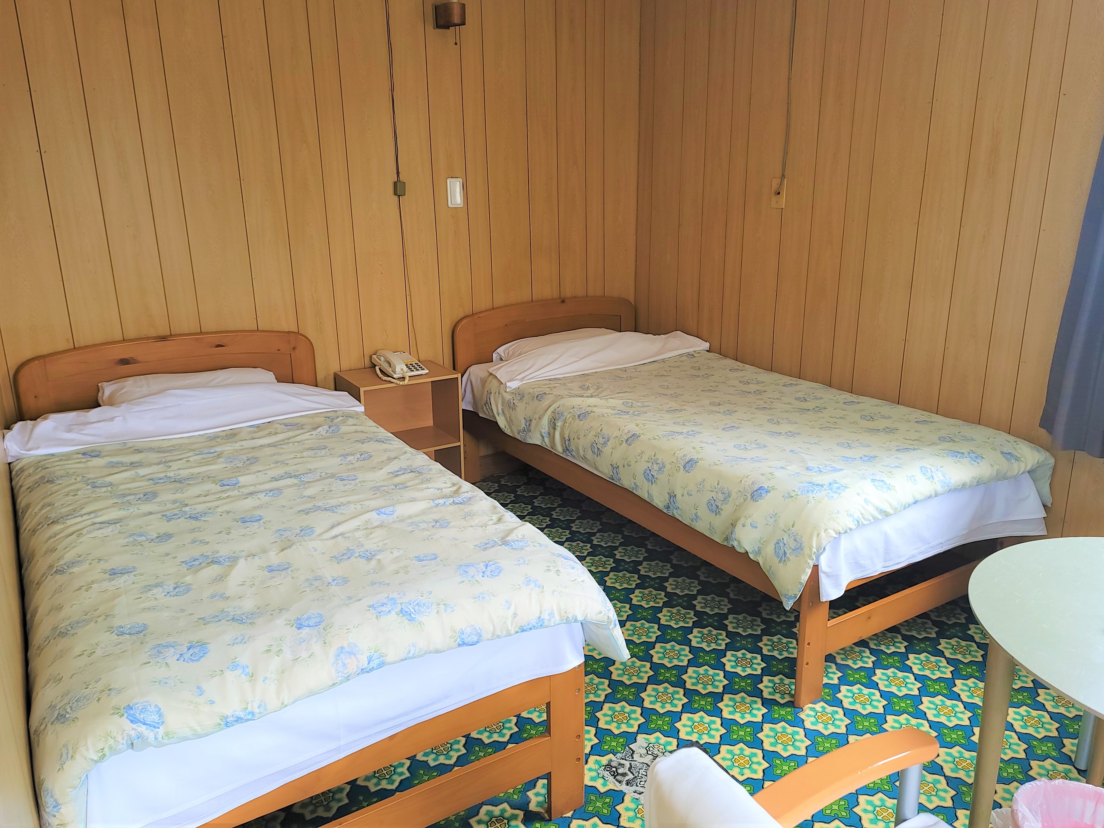 Twin room example