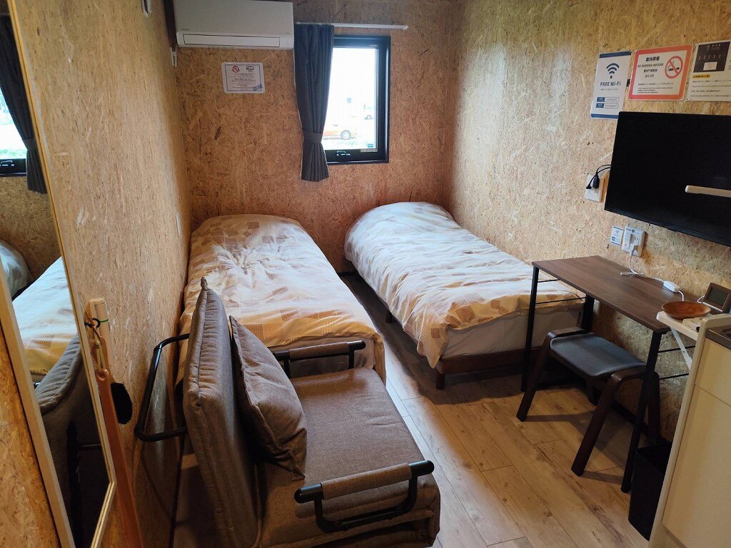 Building 3: When used as a sofa bed or chair.