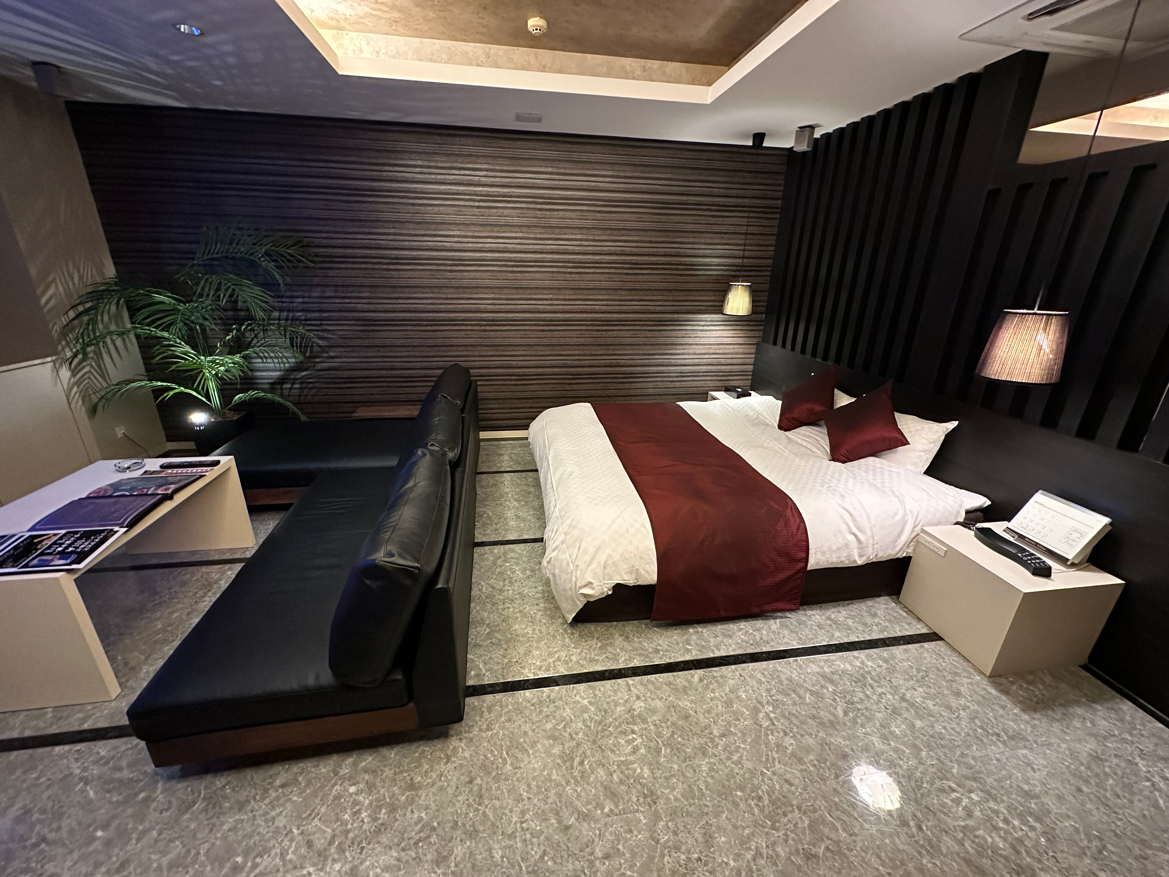 Executive Room / Guest Room Example 306