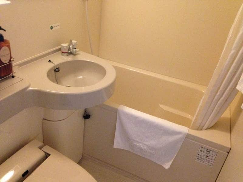 客房浴室為整體浴室。