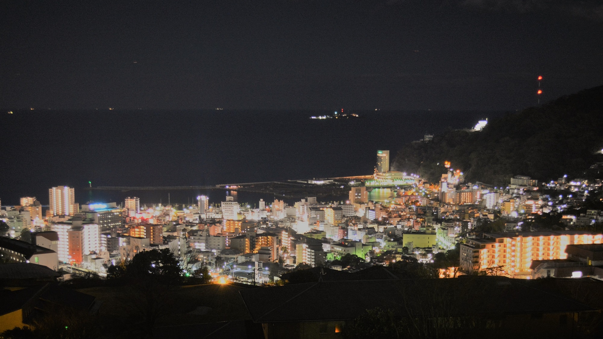 Scenery ◆ Atami Fuga Rooftop (night)