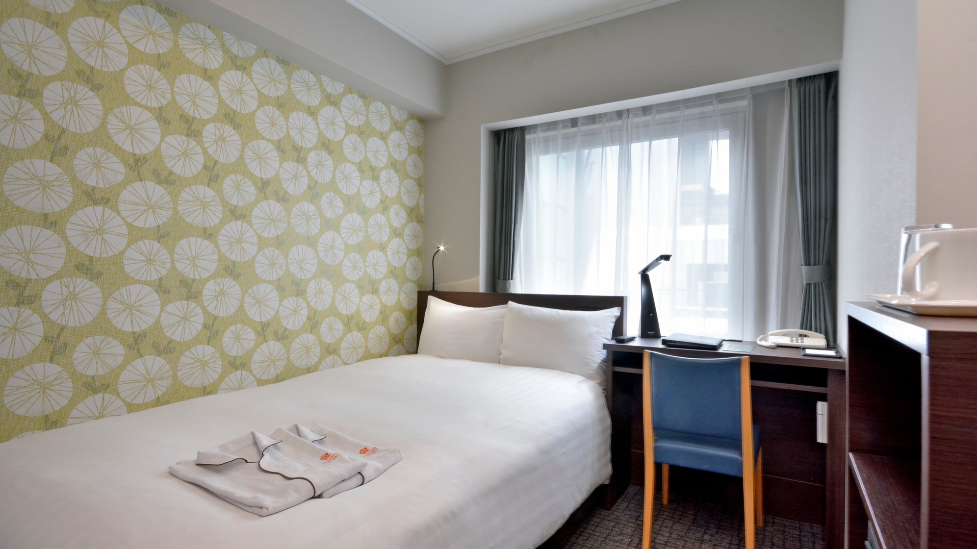 ★ All guest rooms renewed in July 2019 ★ [Non-smoking] Semi-double room