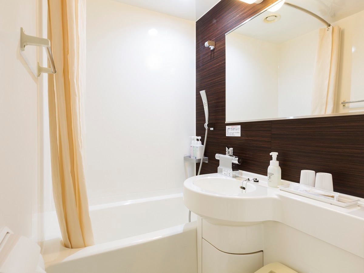 Western-style unit bath