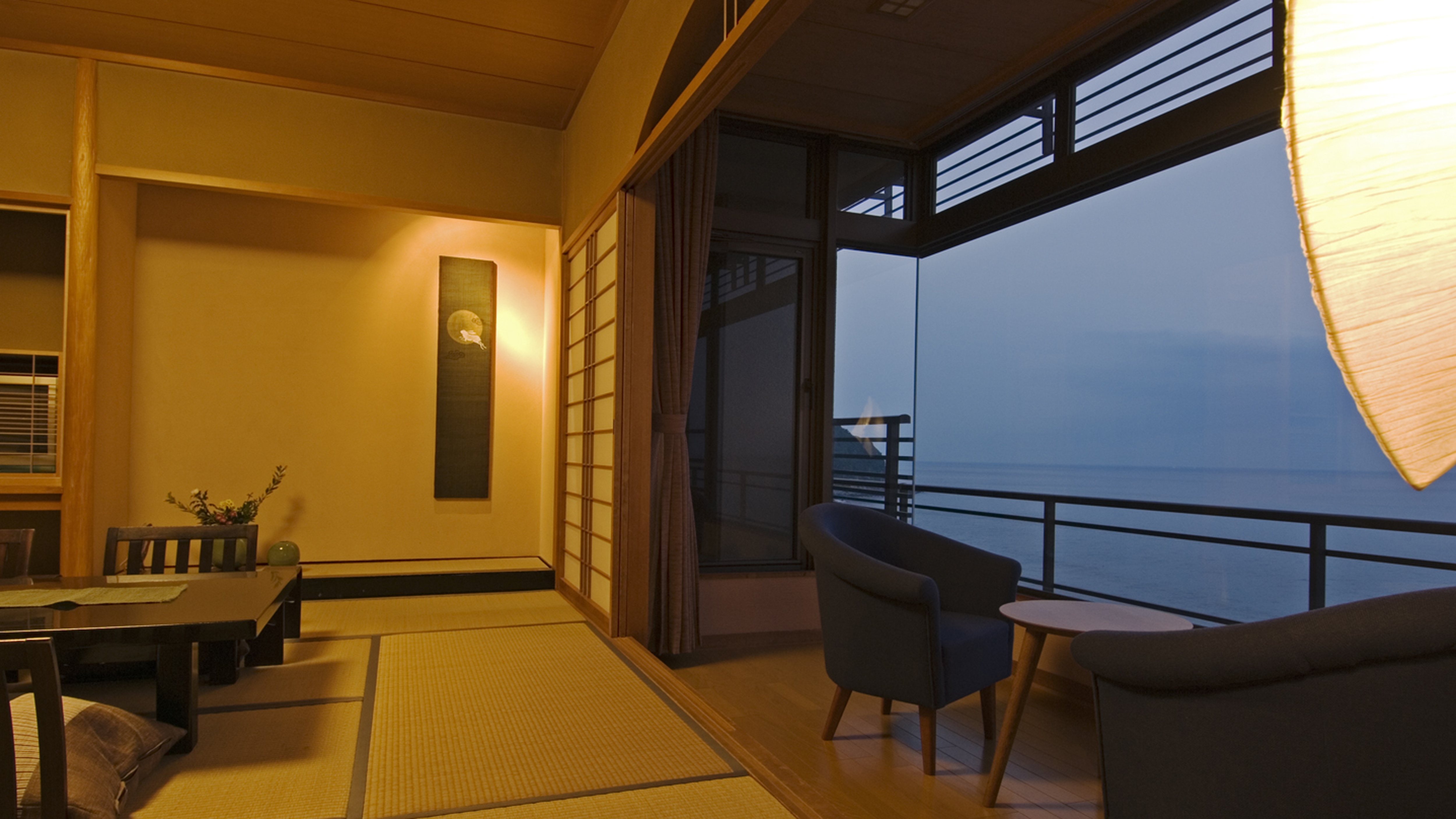 7th floor on the top floor / 10 tatami Japanese-style room with a spectacular view of Oshima and the sea + wide rim