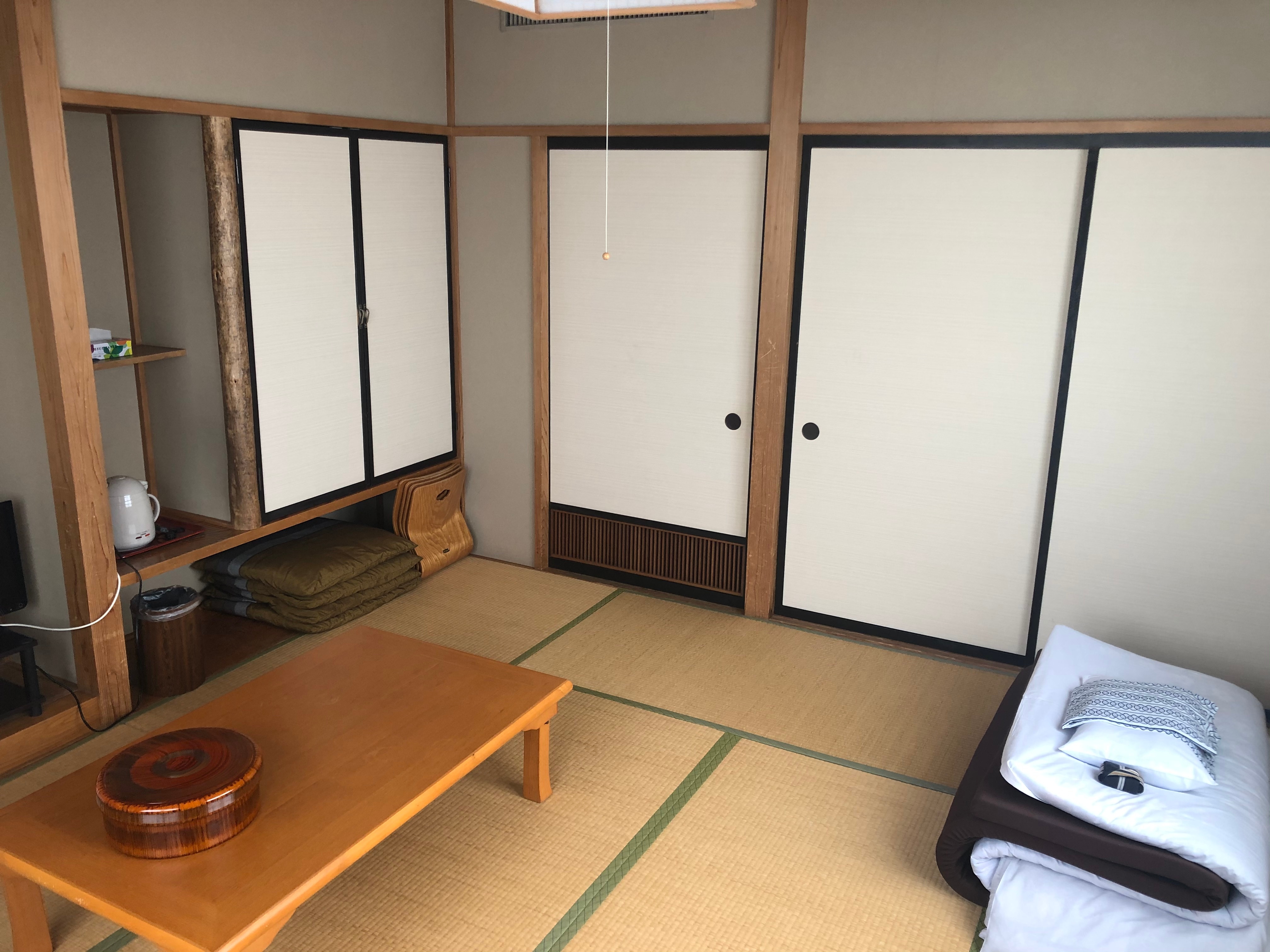 Japanese-style room with toilet, 8 tatami mats
