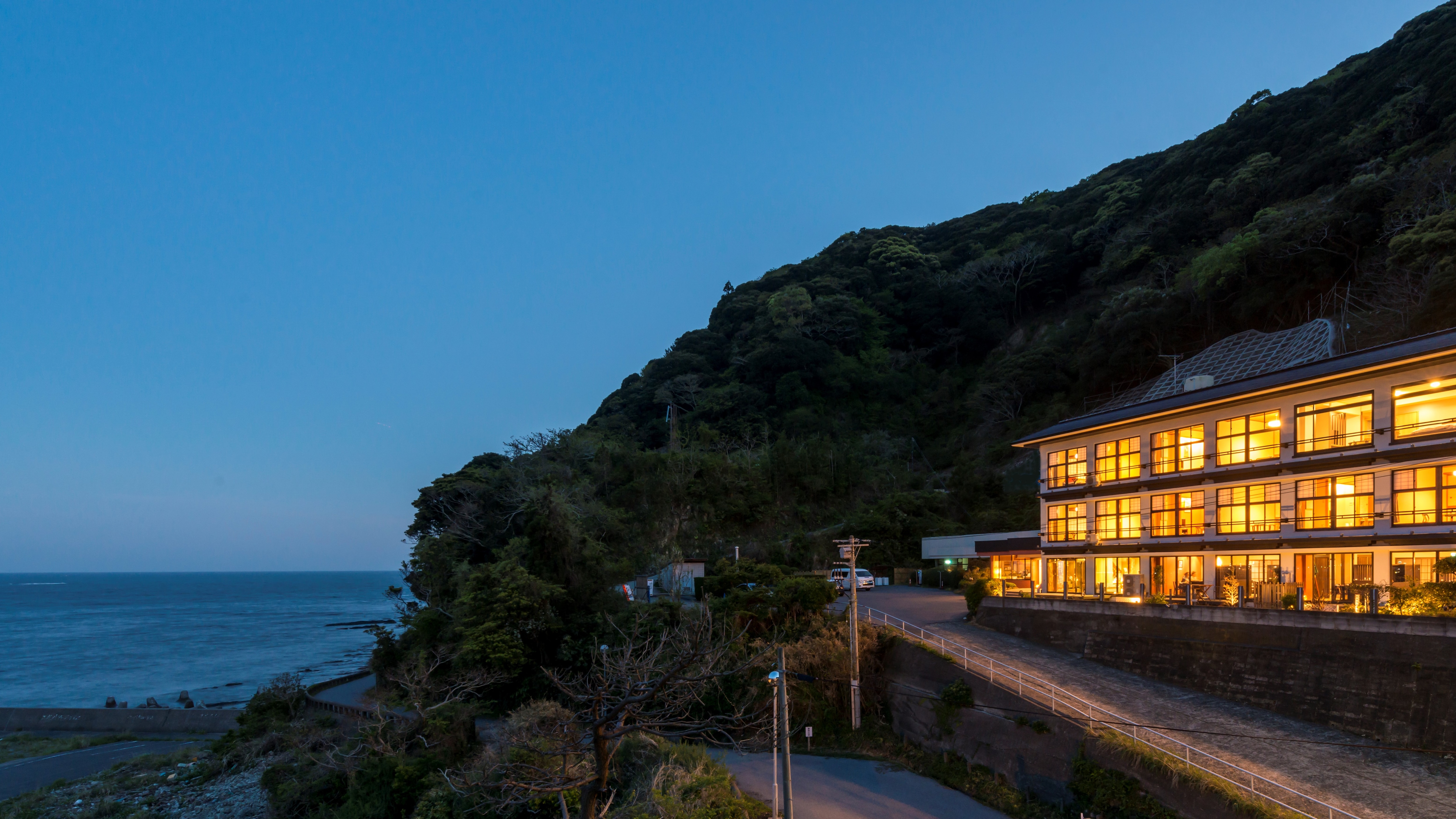 Toyomeiden Hall, exterior at night (2021)