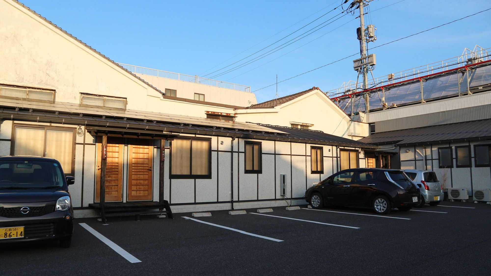 *[Exterior] A family cottage for 1 to 5 people. Includes a bathroom and toilet.