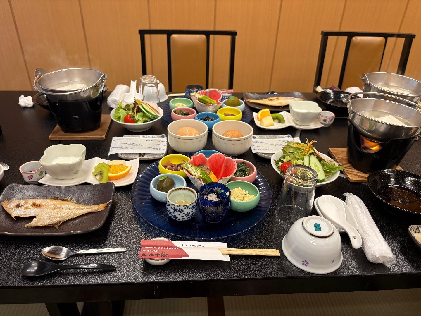 三 七 十 館