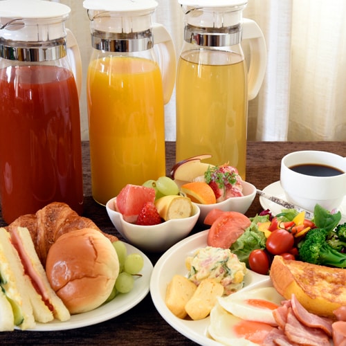 Sarapan berubah setiap hari, dan ada hidangan Jepang dan Barat, jadi menunya banyak!