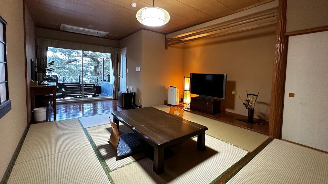 [Japanese-style room] Guest room