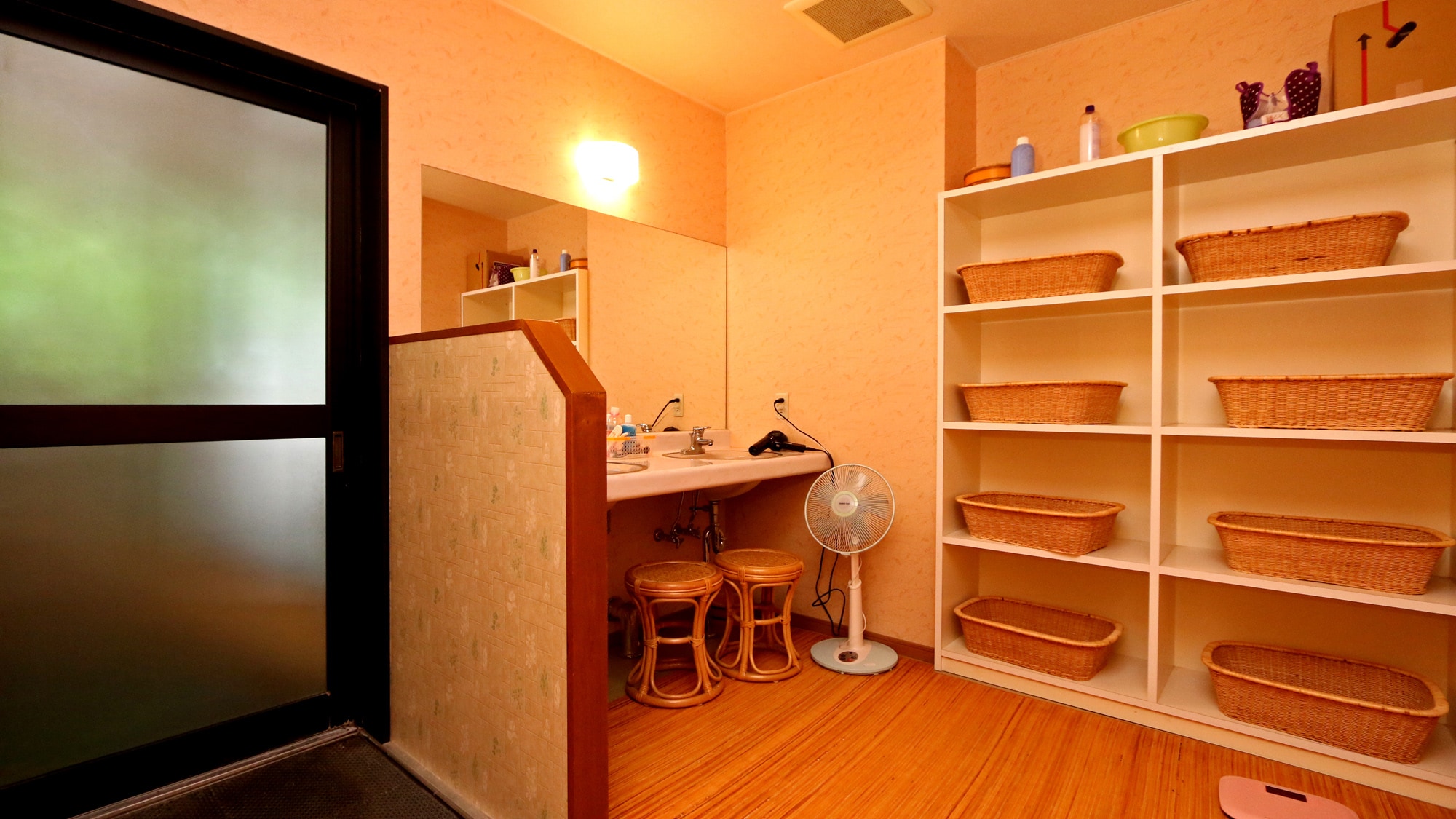 Bath/Dressing room