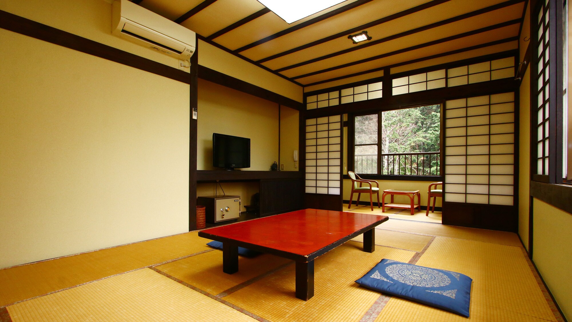 Kamar bergaya Jepang 12 tatami dengan kamar mandi dan toilet