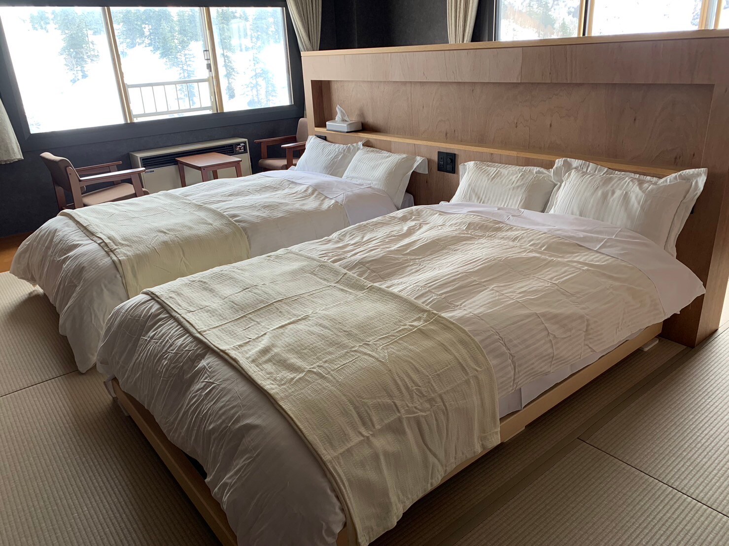 Kamar bergaya Jepang dengan 12 tikar tatami