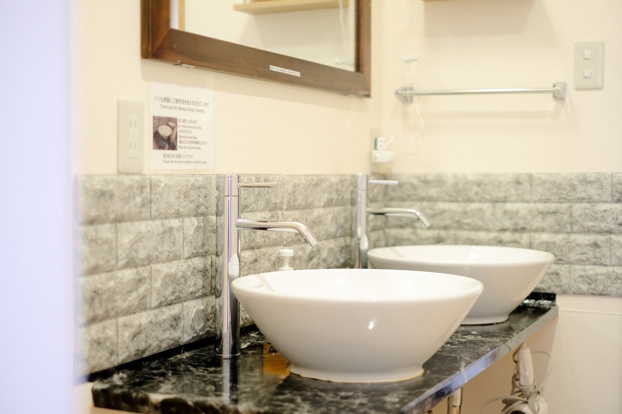 1F washroom