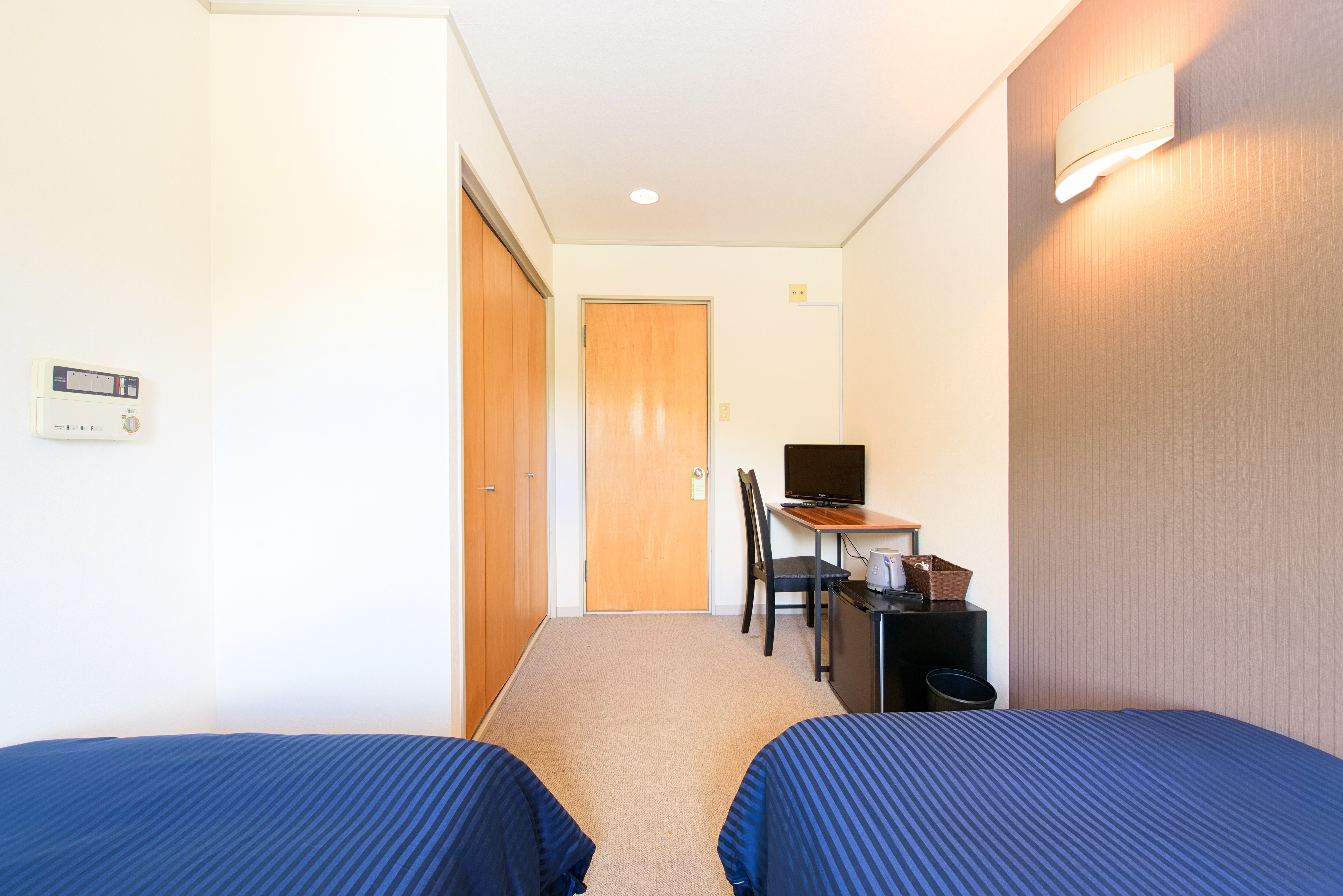 Kamar Twin Standar [Papan tempat tidur dilengkapi dengan stopkontak]