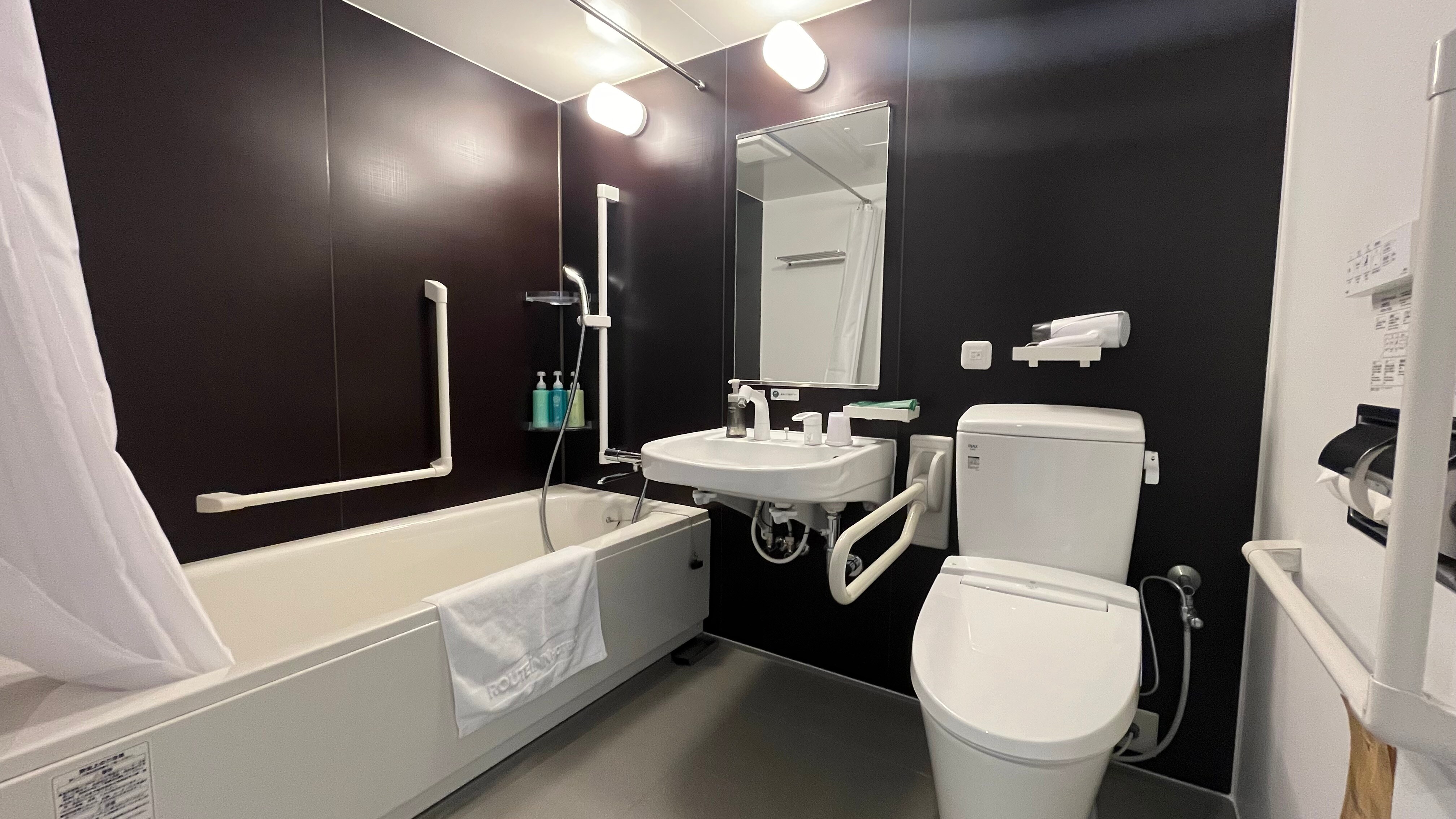 Open single room unit bath