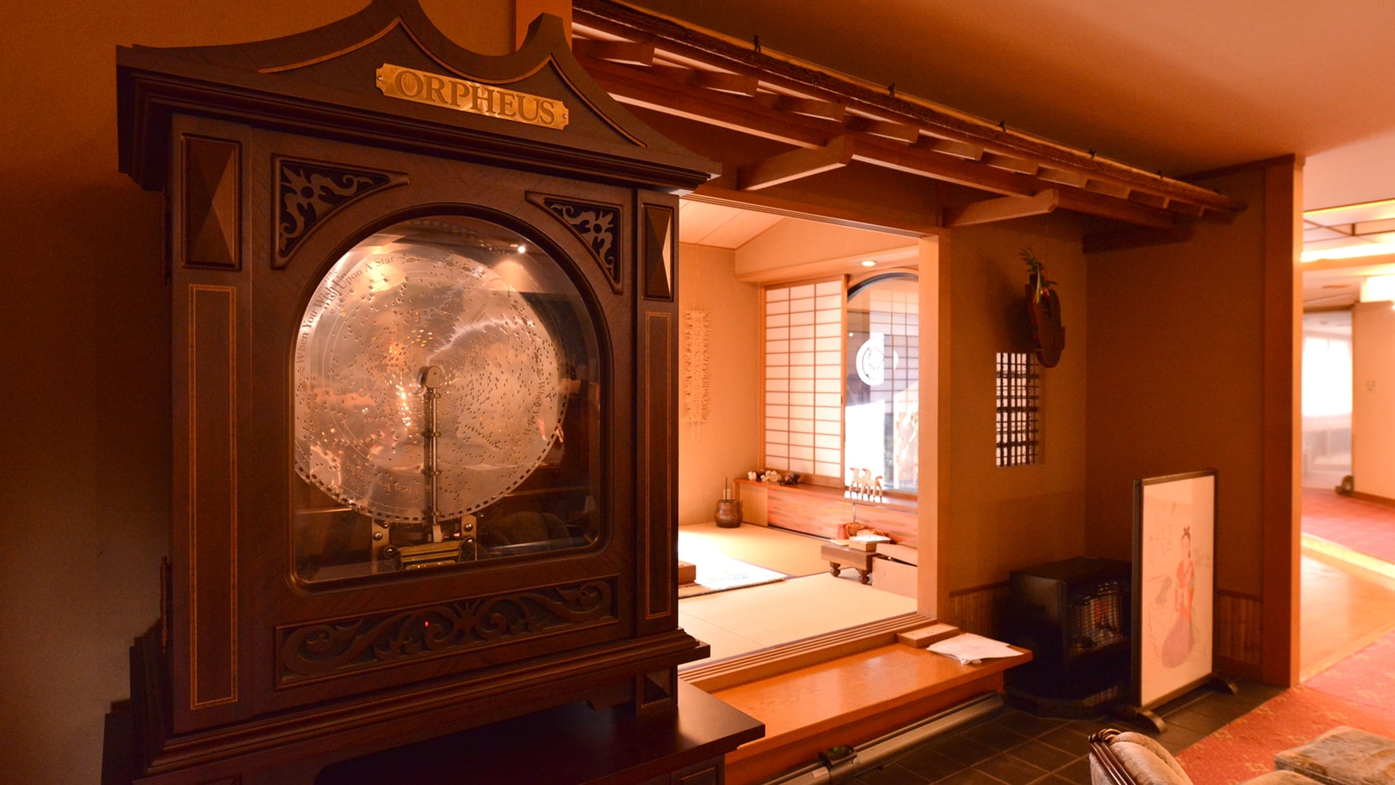 *★Enjoy this rare Japanese-made disc music box with 88 notes♪