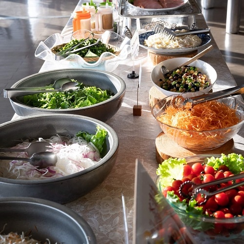 Breakfast ■ Salad bar