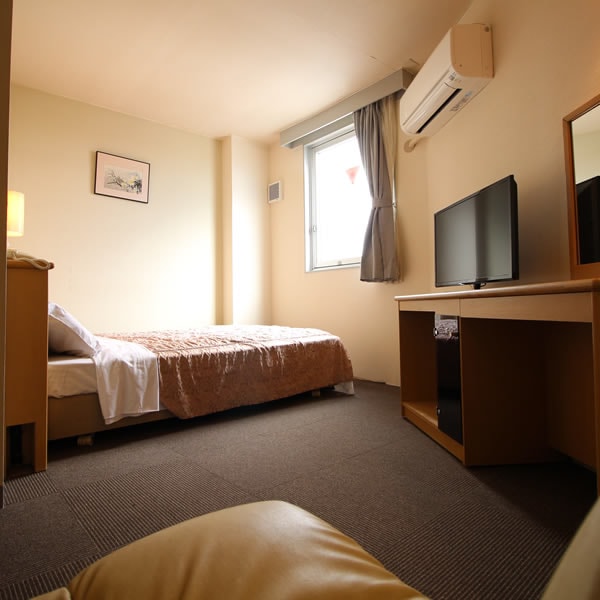 ★ Double room ★ เตียงคู่กว้าง 140 ซม. เพื่อความกว้างขวาง