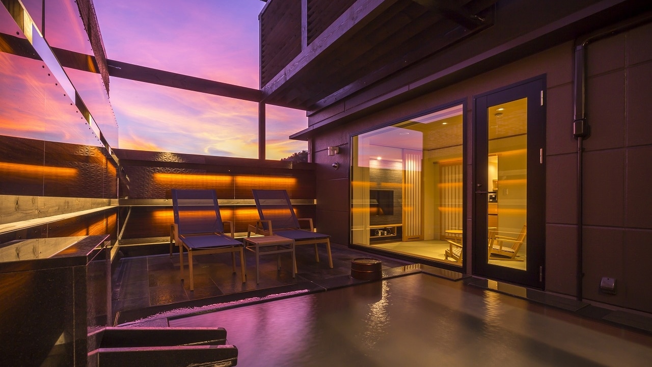 Kamar Mandi Terbuka Yoimachi Suite (Malam)