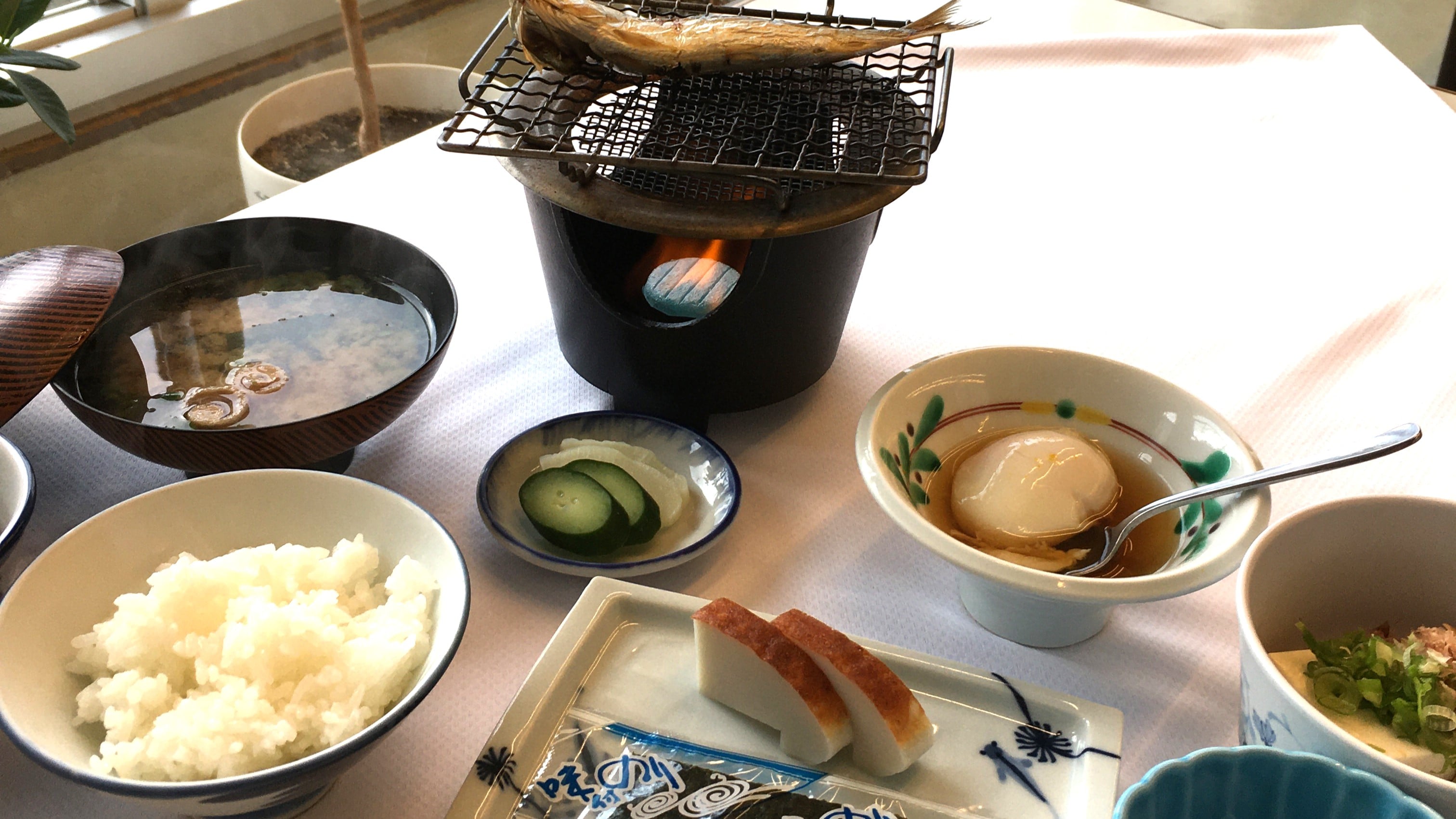 “和歌之浦的健康日式早餐”味增湯使用鰹魚和海帶一番高湯