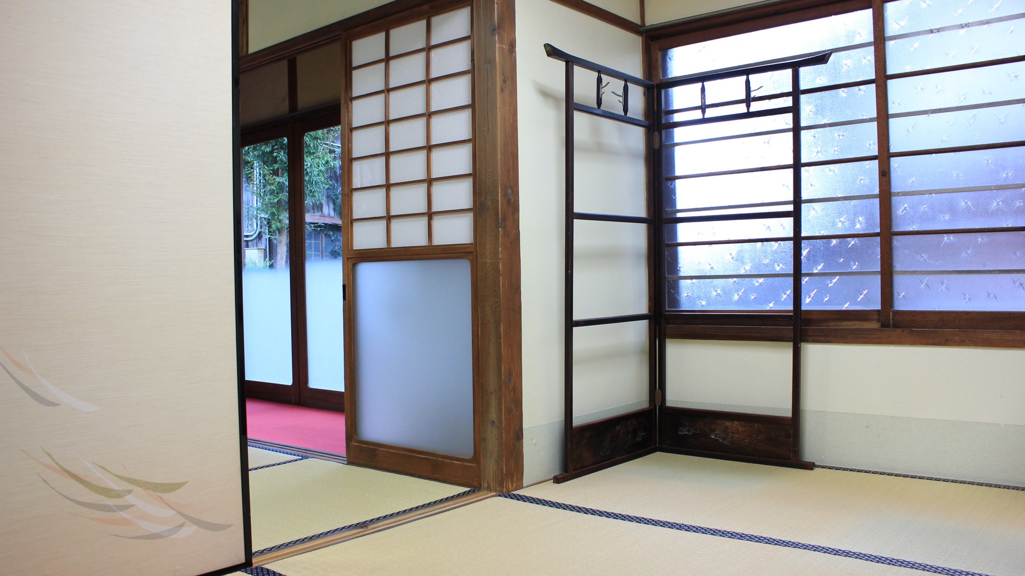 *Example of a guest room: Main room and next room, two rooms of approximately 15 tatami mats each