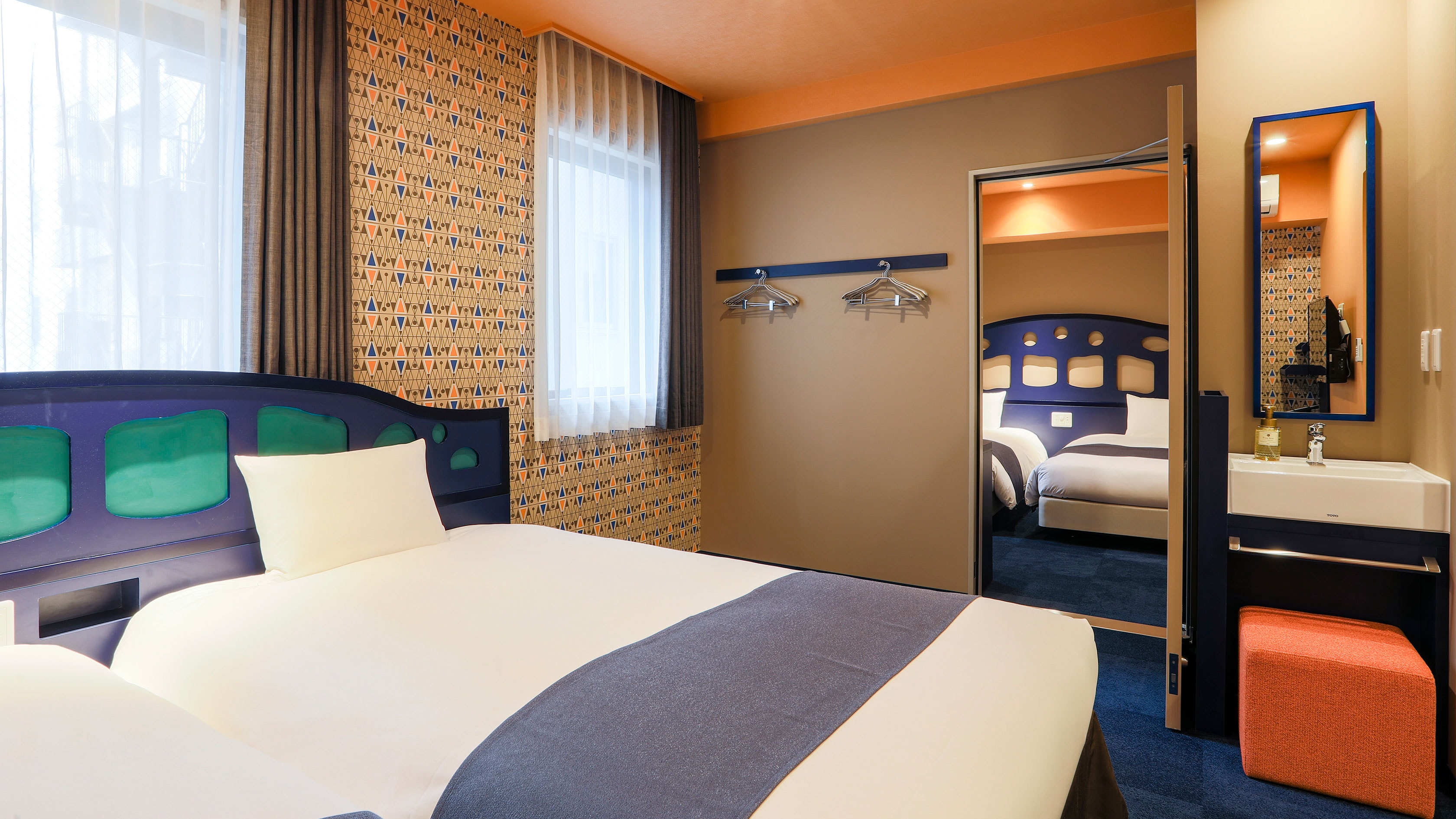 [North Wing] 6th floor Barcelona connecting room & lt; separate bath and toilet & gt;
