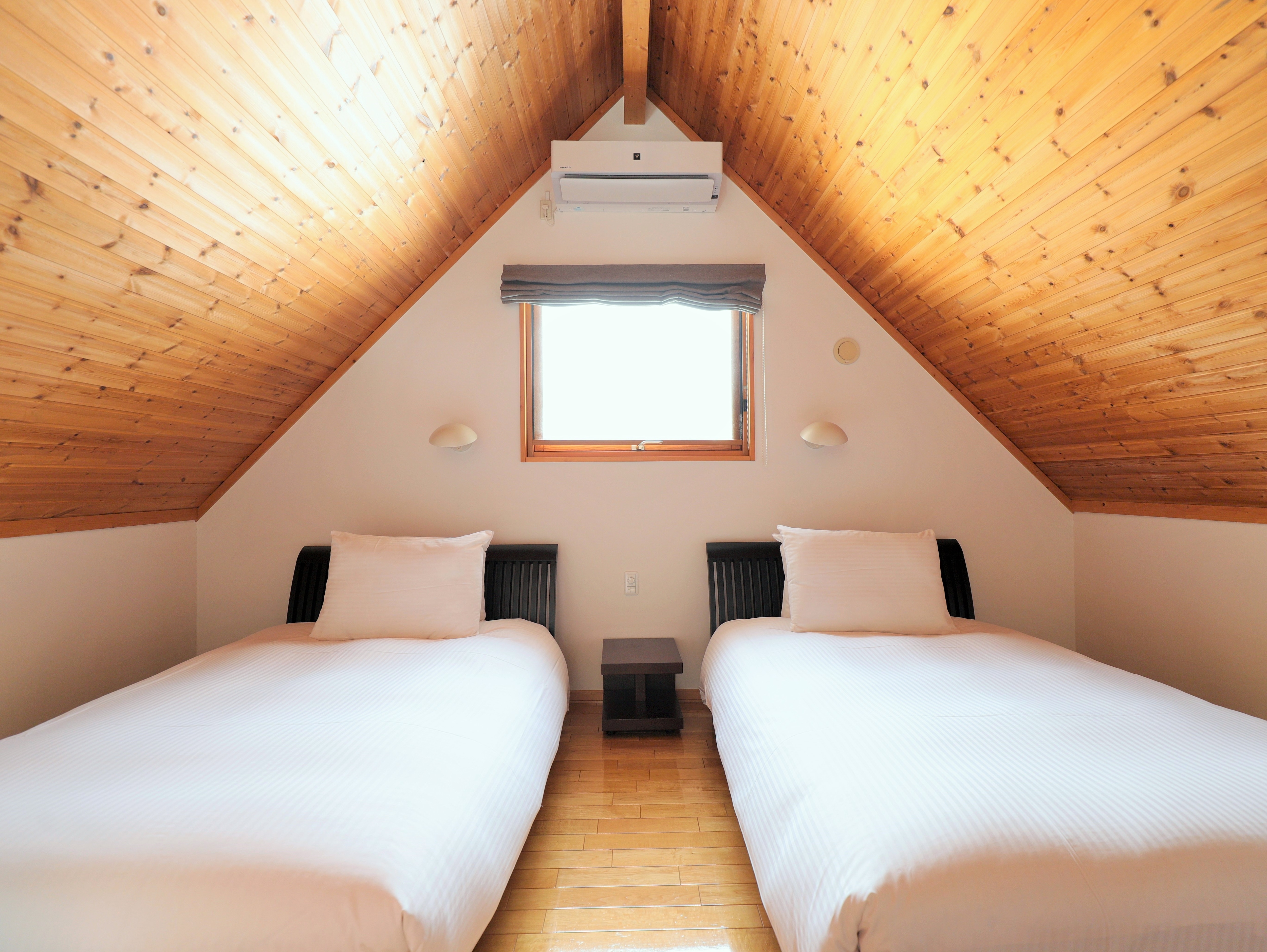 2nd floor bedroom (Western-style room)