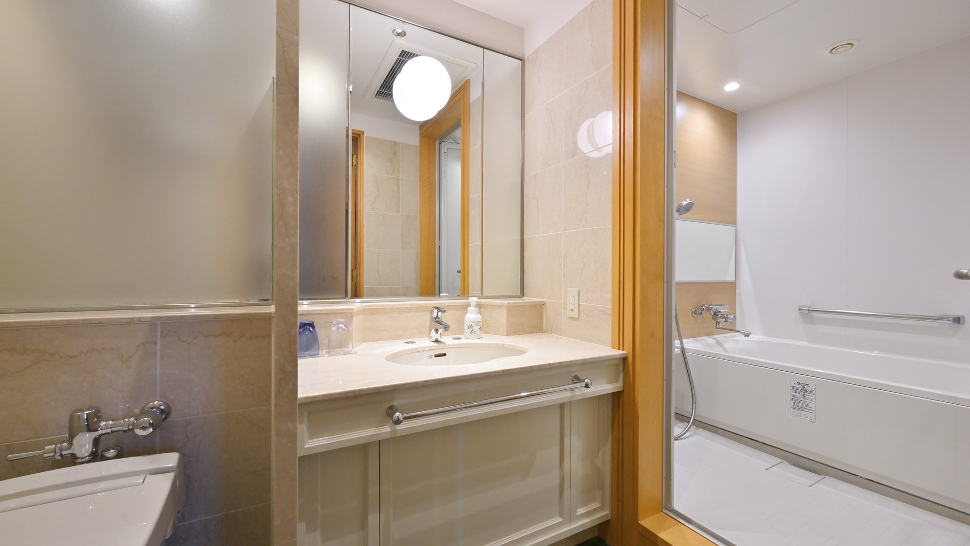 ■Main Building Junior Suite Bath and Toilet Separate Type