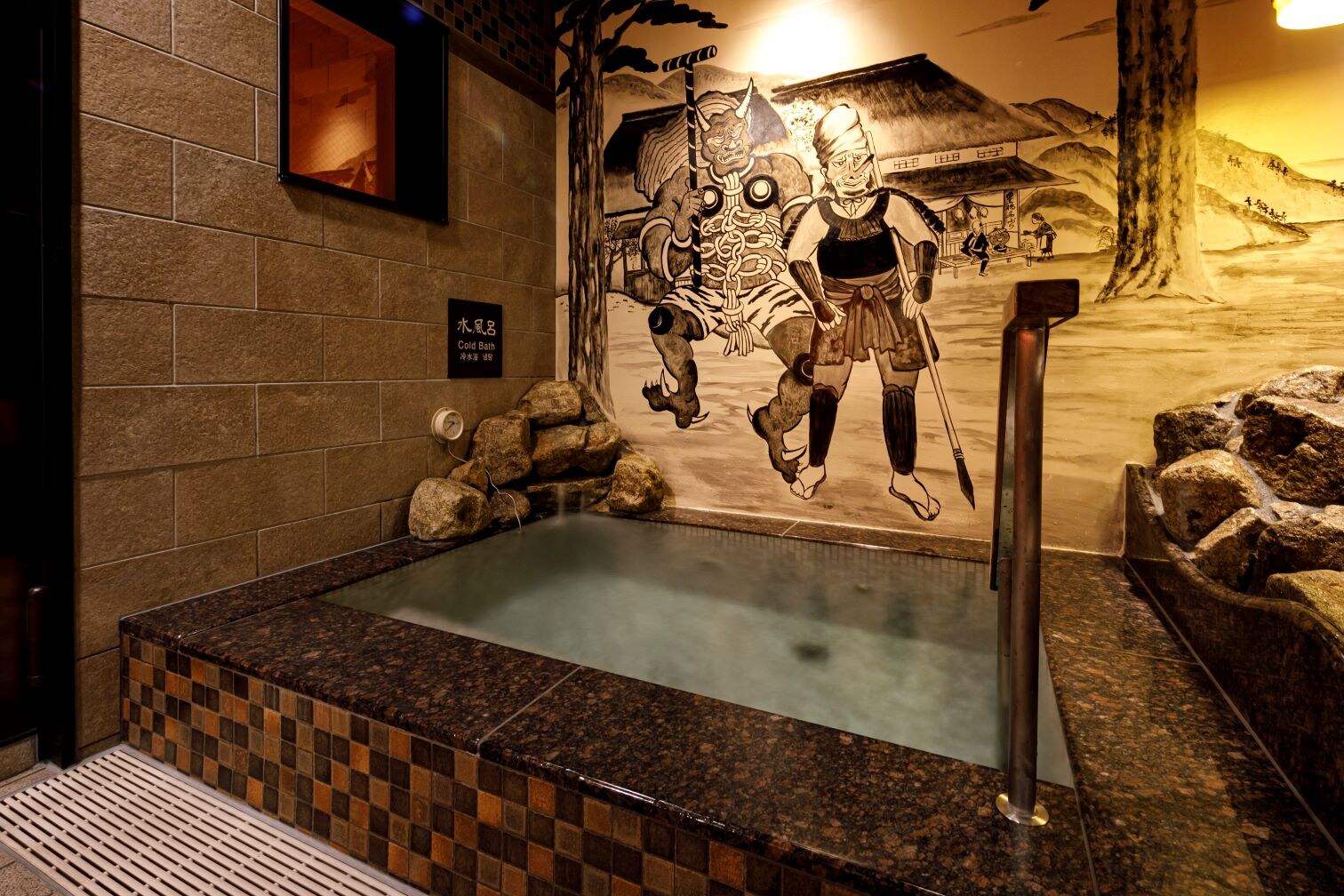 [Pria] Mandi air dingin (suhu air: 15℃ hingga 16℃)