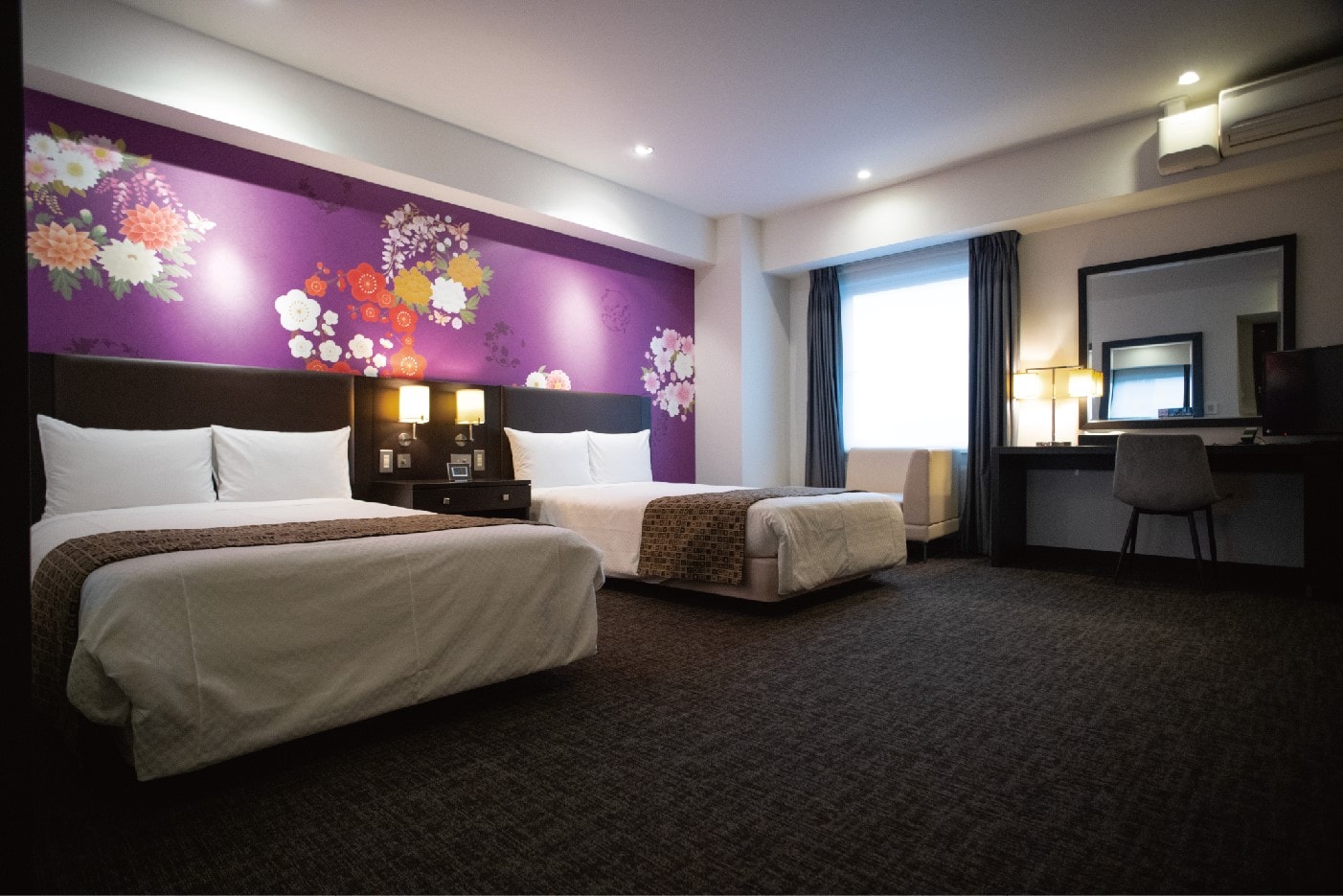 Accessible Twin Room [34 square meters] Separate bath, washbasin and toilet