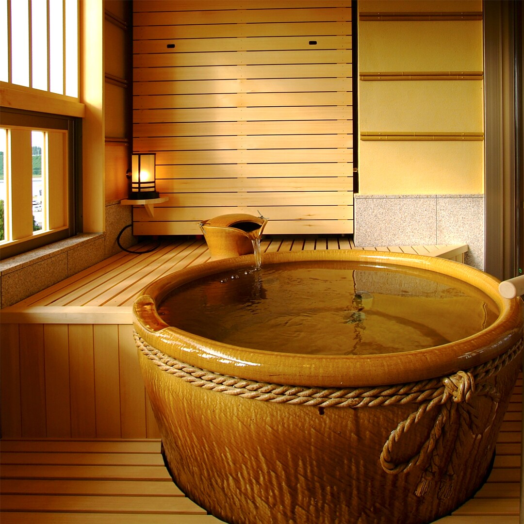 Guest room with open-air bath, open-air bath, pottery, tea