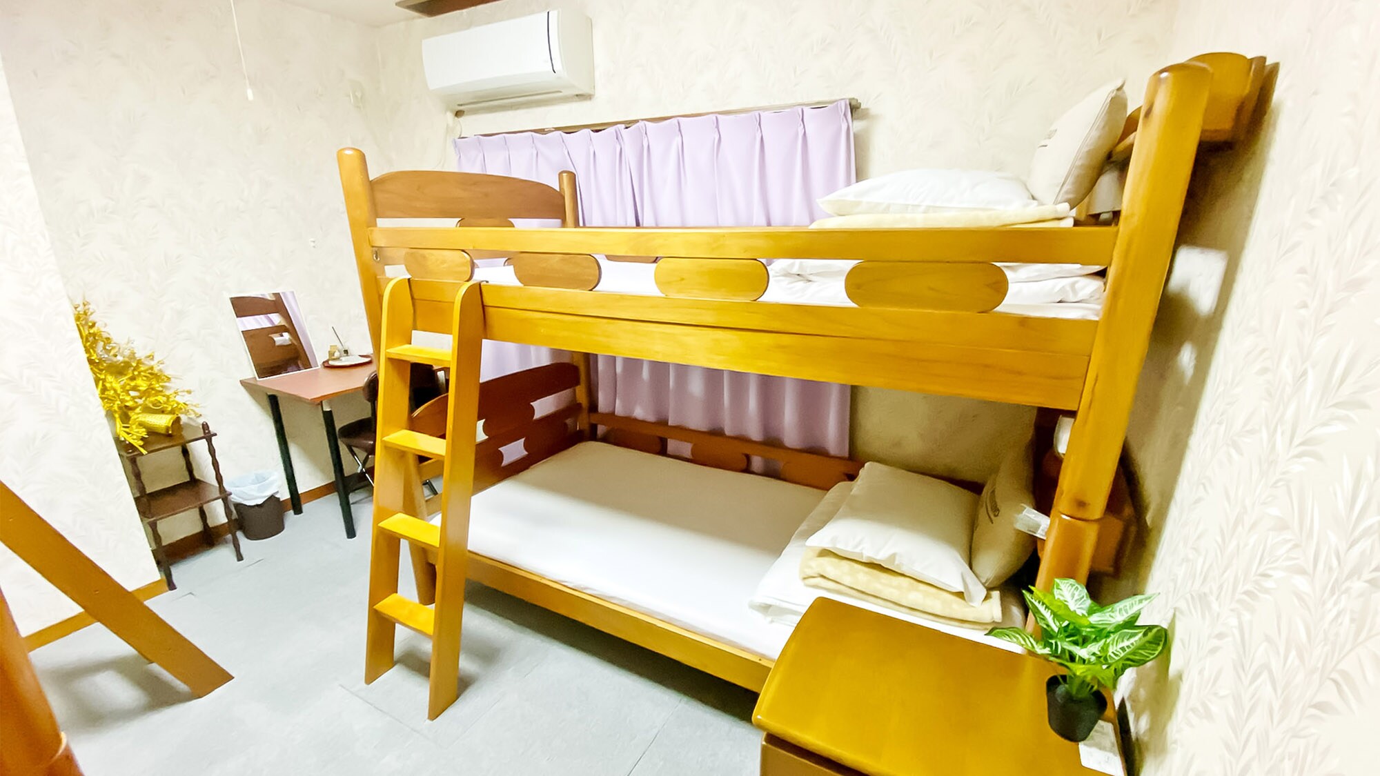 ・[5th floor exclusive use] Western-style room has bunk beds