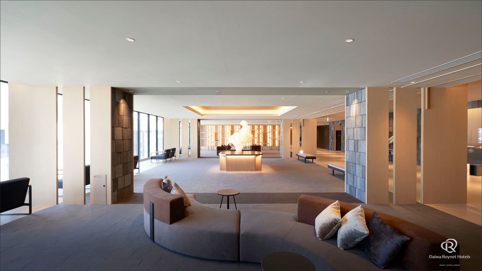 Lobby 17
