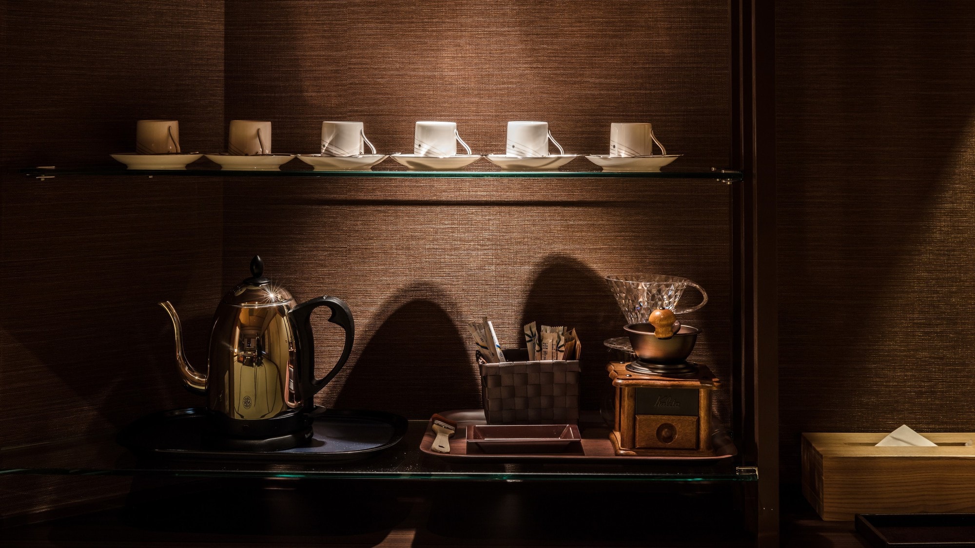 [East Building, 10 tatami mats (55㎡) Advanced Japanese-style room with living room] Coffee mill