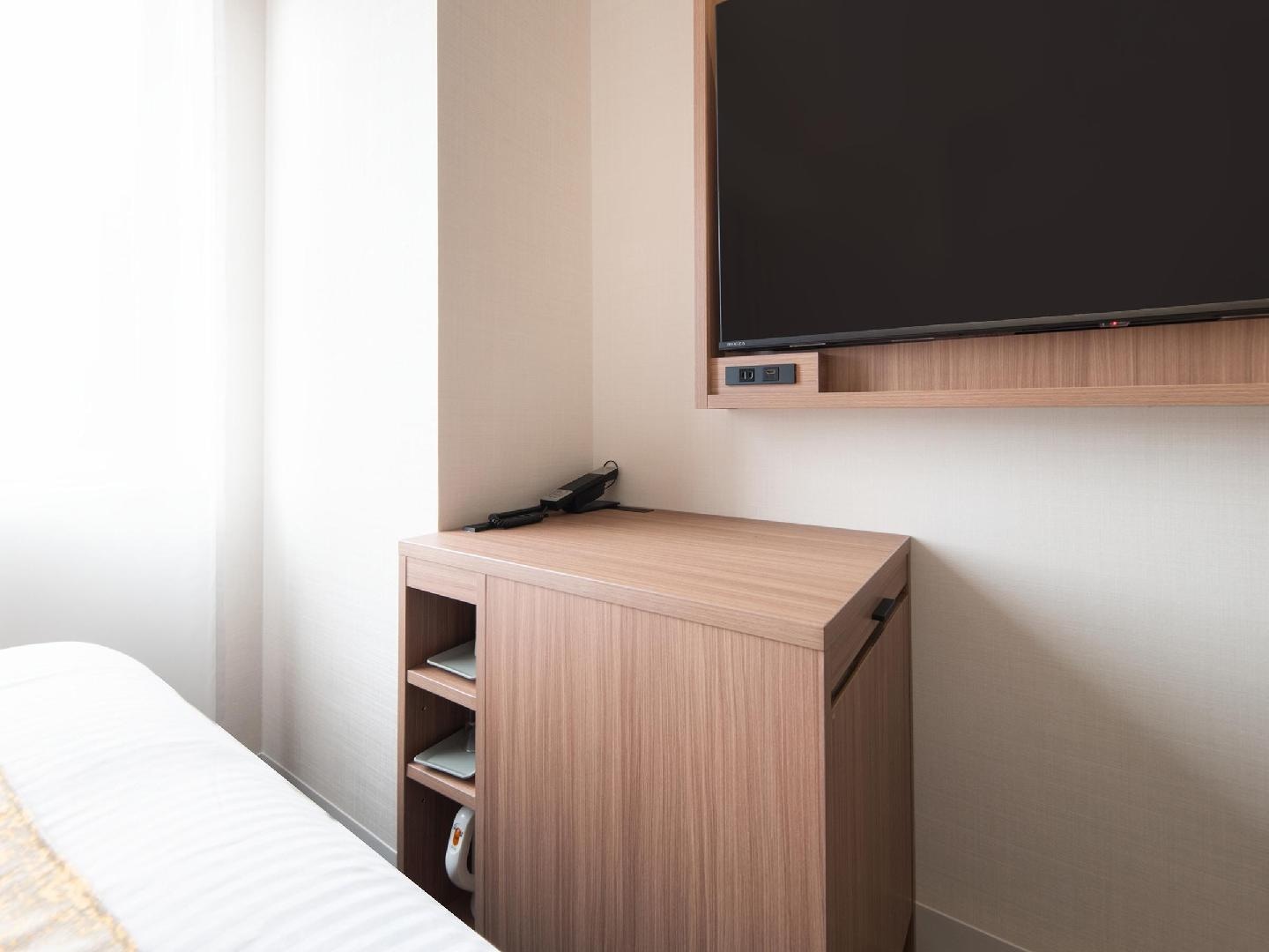 [Standard Twin] A compact yet functional desk
