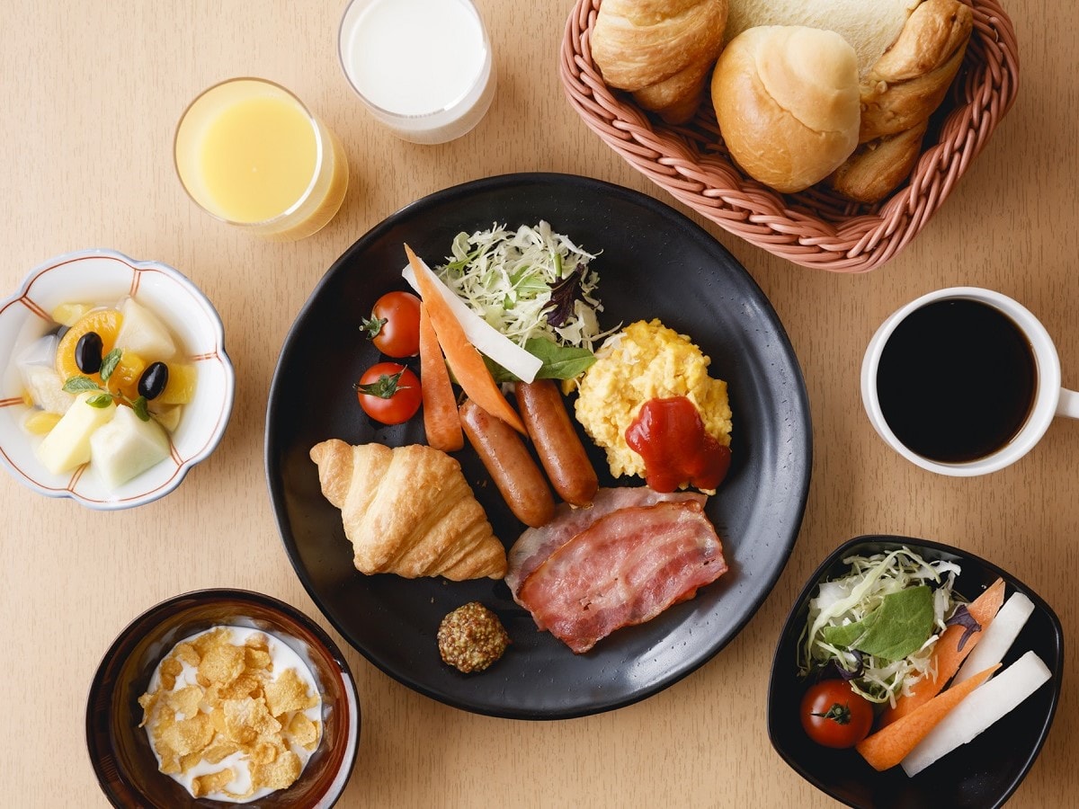 Breakfast buffet image
