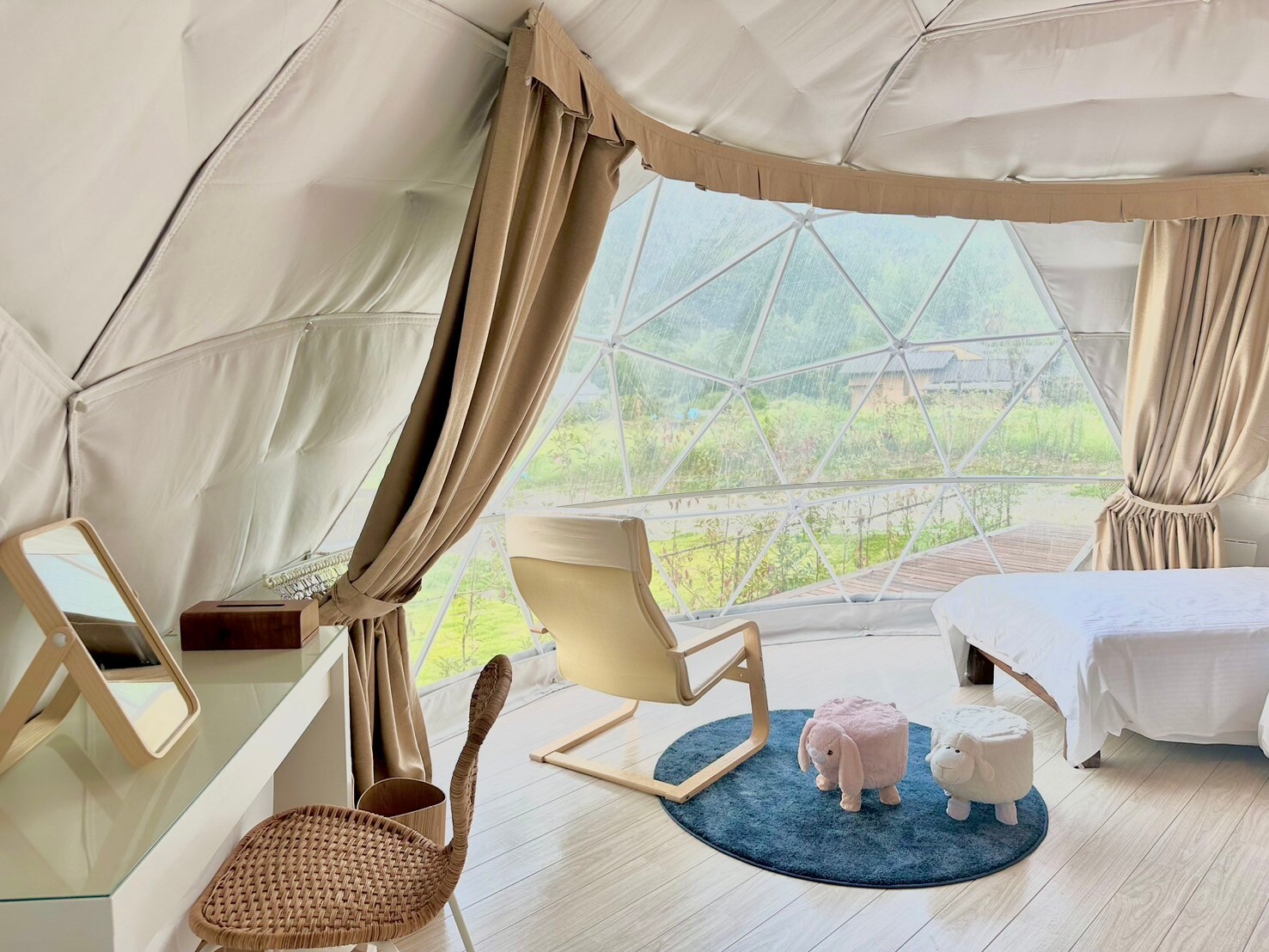 Dome tent (cherry blossom)