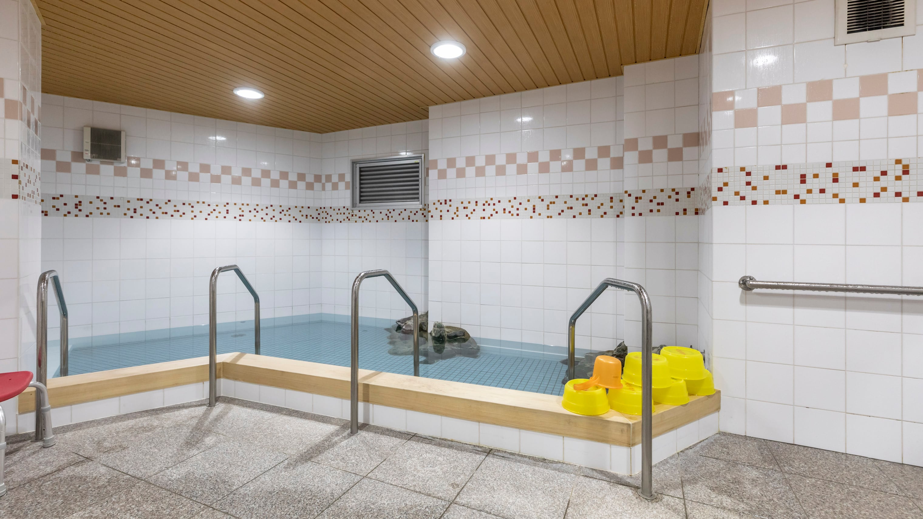 Large public bath for women