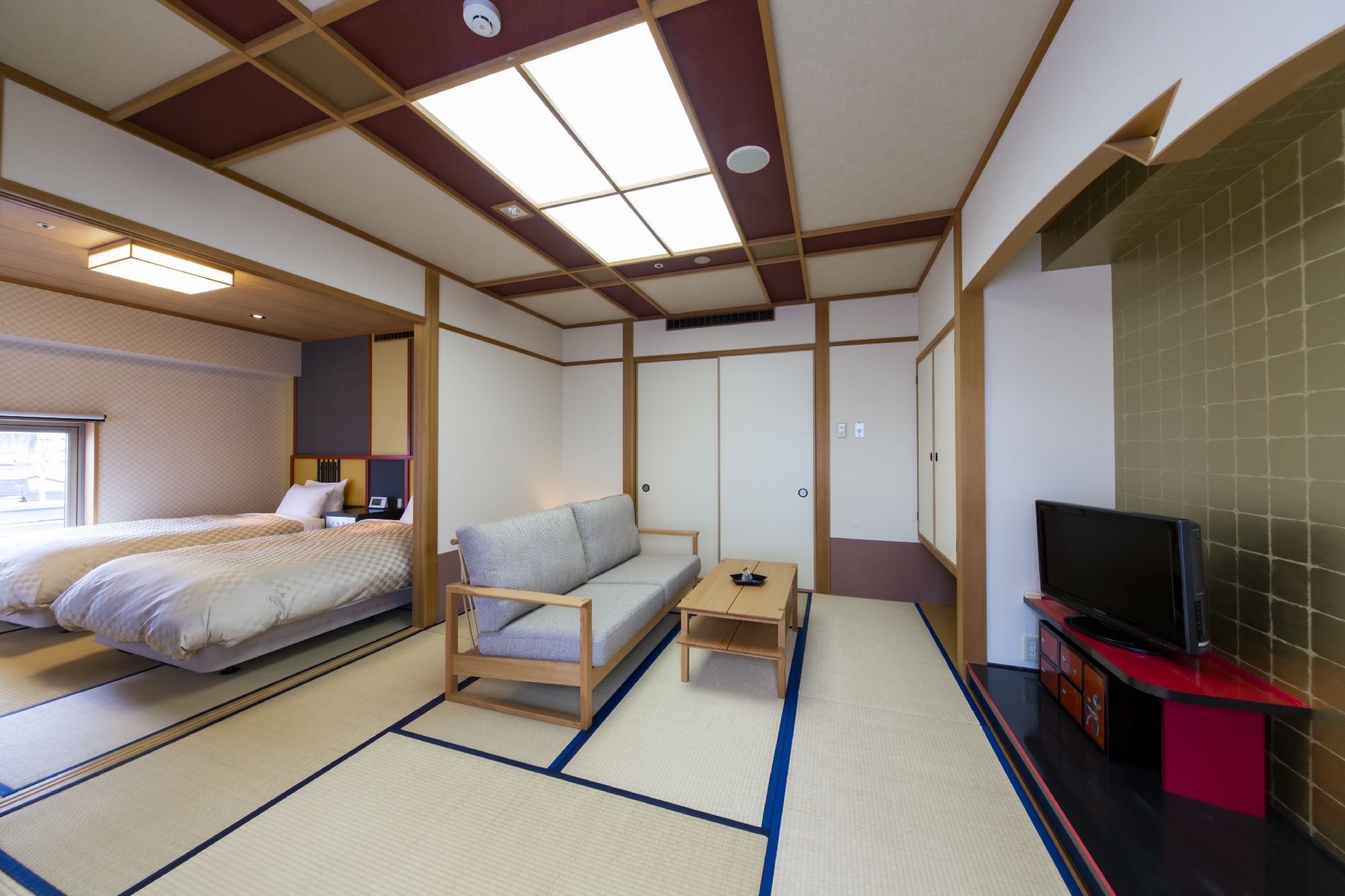 [East building] Japanese-Western room 10 tatami mats + 2 6 tatami Simmons beds - Non-smoking