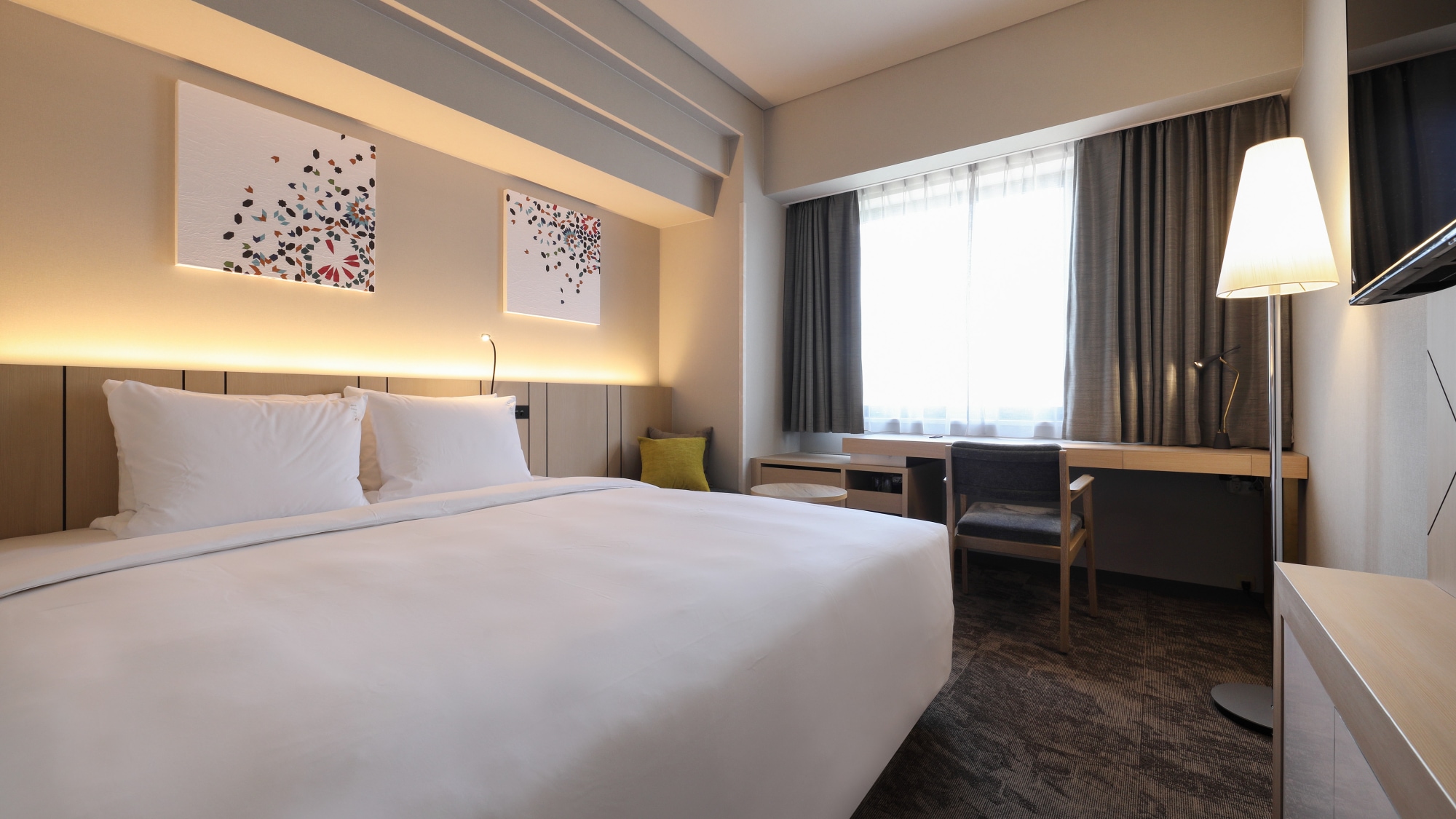 Standard Floor King Room: Room size: 20m²/Bed: 180cm x 1
